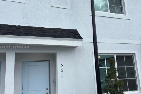 Adosado en alquiler en Florida City, Florida, 3 dormitorios, 117.06 m2 № 1984690 - foto 2