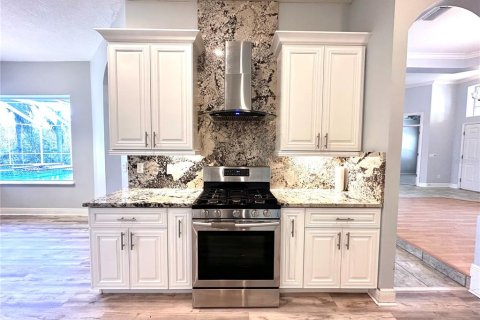 Casa en venta en Tampa, Florida, 5 dormitorios, 322.37 m2 № 1407605 - foto 16