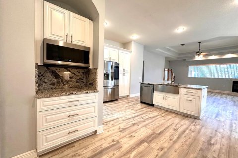Casa en venta en Tampa, Florida, 5 dormitorios, 322.37 m2 № 1407605 - foto 20
