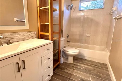Casa en venta en Tampa, Florida, 5 dormitorios, 322.37 m2 № 1407605 - foto 29