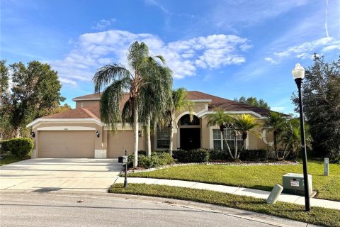 Casa en venta en Tampa, Florida, 5 dormitorios, 322.37 m2 № 1407605 - foto 1