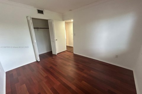 Снять в аренду квартиру в Майами, Флорида 2 спальни, 74.69м2, № 1942378 - фото 25