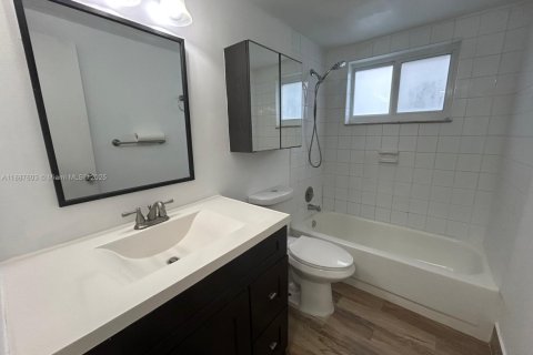 Снять в аренду квартиру в Майами, Флорида 2 спальни, 74.69м2, № 1942378 - фото 23