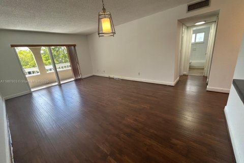 Снять в аренду квартиру в Майами, Флорида 2 спальни, 74.69м2, № 1942378 - фото 17