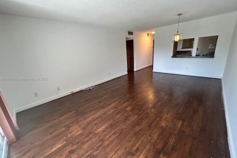 Снять в аренду квартиру в Майами, Флорида 2 спальни, 74.69м2, № 1942378 - фото 16