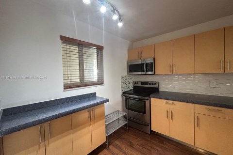 Снять в аренду квартиру в Майами, Флорида 2 спальни, 74.69м2, № 1942378 - фото 11