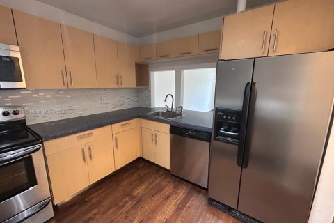 Снять в аренду квартиру в Майами, Флорида 2 спальни, 74.69м2, № 1942378 - фото 12