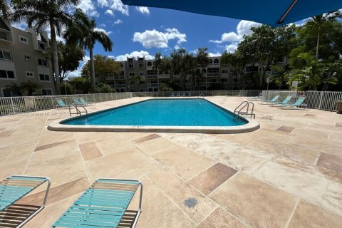Снять в аренду квартиру в Майами, Флорида 2 спальни, 74.69м2, № 1942378 - фото 27