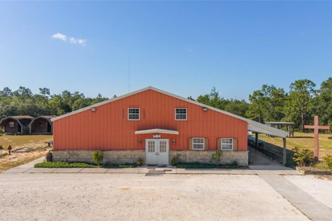 House in Morriston, Florida 5 bedrooms, 571.35 sq.m. № 1553443 - photo 2