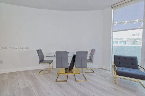 Condo in Miami Beach, Florida  № 1863620 - photo 6