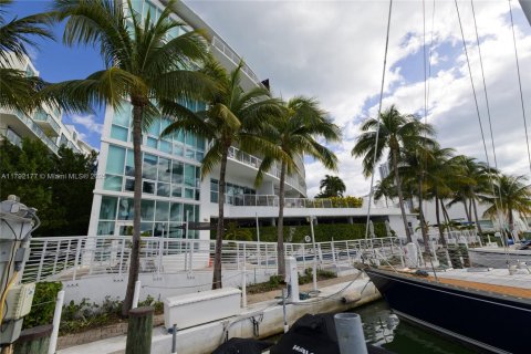 Condo in Miami Beach, Florida  № 1863620 - photo 27