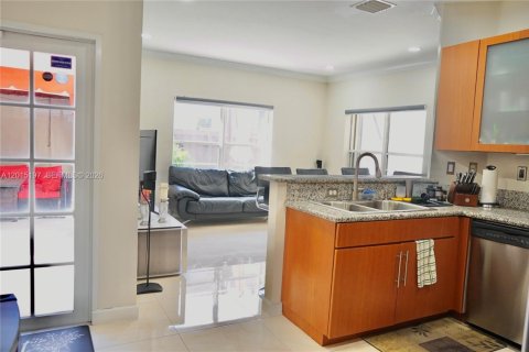 Touwnhouse à vendre à Doral, Floride: 4 chambres, 203.08 m2 № 2153986 - photo 30