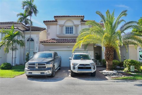 Touwnhouse à Doral, Floride 4 chambres, 203.08 m2 № 2153986
