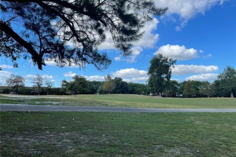 Condominio en alquiler en Tamarac, Florida, 2 dormitorios, 95.22 m2 № 2033926 - foto 12