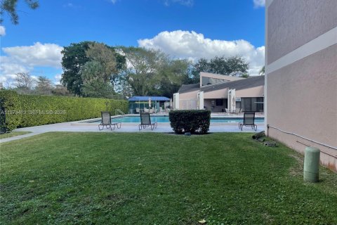 Condominio en alquiler en Tamarac, Florida, 2 dormitorios, 95.22 m2 № 2033926 - foto 9