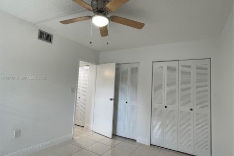 Condominio en alquiler en Tamarac, Florida, 2 dormitorios, 95.22 m2 № 2033926 - foto 18