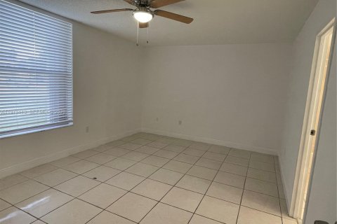 Condominio en alquiler en Tamarac, Florida, 2 dormitorios, 95.22 m2 № 2033926 - foto 23