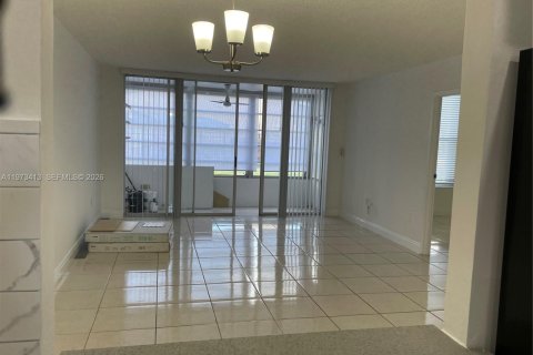 Condominio en alquiler en Tamarac, Florida, 2 dormitorios, 95.22 m2 № 2033926 - foto 27