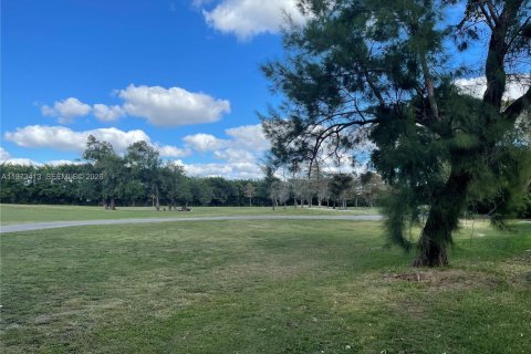 Condominio en alquiler en Tamarac, Florida, 2 dormitorios, 95.22 m2 № 2033926 - foto 11