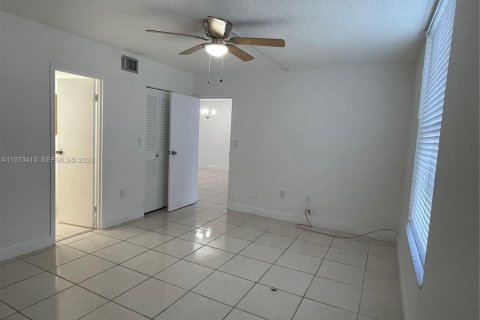 Condominio en alquiler en Tamarac, Florida, 2 dormitorios, 95.22 m2 № 2033926 - foto 22