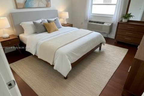 Снять в аренду виллу или дом в Майами, Флорида 2 спальни, 177.91м2, № 1924543 - фото 9