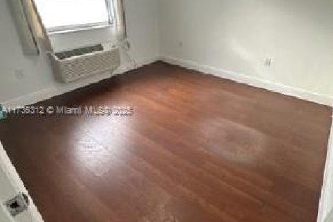 Снять в аренду виллу или дом в Майами, Флорида 2 спальни, 177.91м2, № 1924543 - фото 6