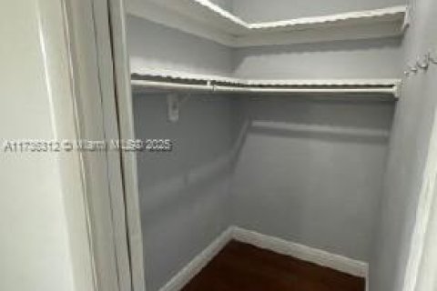 Снять в аренду виллу или дом в Майами, Флорида 2 спальни, 177.91м2, № 1924543 - фото 13