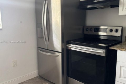 Снять в аренду виллу или дом в Майами, Флорида 2 спальни, 177.91м2, № 1924543 - фото 5