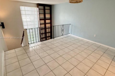 Снять в аренду кондоминиум в Корал-Гейблс, Флорида 1 спальня, 60.11м2, № 2050801 - фото 10