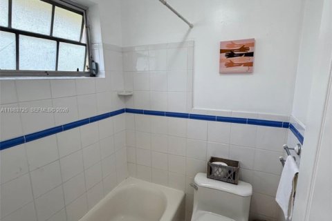 Снять в аренду кондоминиум в Корал-Гейблс, Флорида 1 спальня, 60.11м2, № 2050801 - фото 12