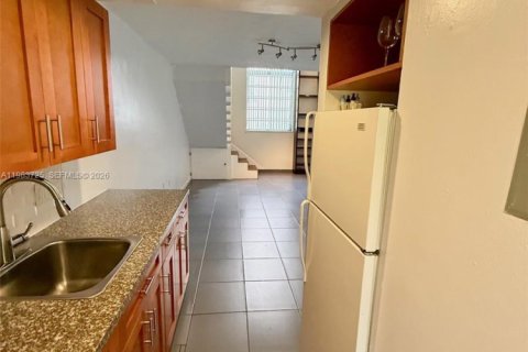 Снять в аренду кондоминиум в Корал-Гейблс, Флорида 1 спальня, 60.11м2, № 2050801 - фото 5