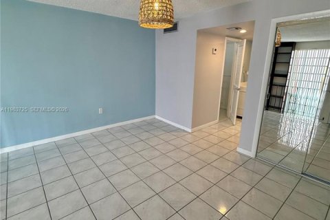 Снять в аренду кондоминиум в Корал-Гейблс, Флорида 1 спальня, 60.11м2, № 2050801 - фото 14