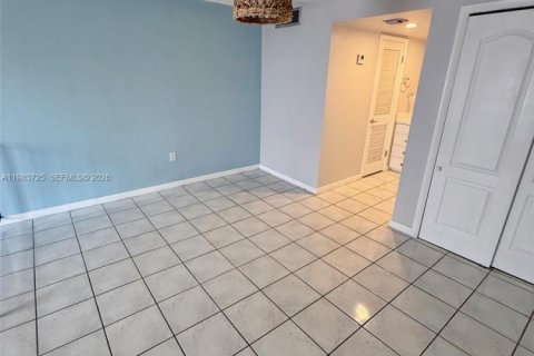 Снять в аренду кондоминиум в Корал-Гейблс, Флорида 1 спальня, 60.11м2, № 2050801 - фото 9