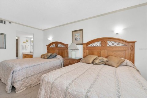 Condo in Saint Petersburg, Florida, 2 bedrooms  № 2352375 - photo 22