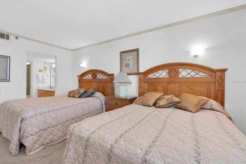 Condo in Saint Petersburg, Florida, 2 bedrooms  № 2352375 - photo 21