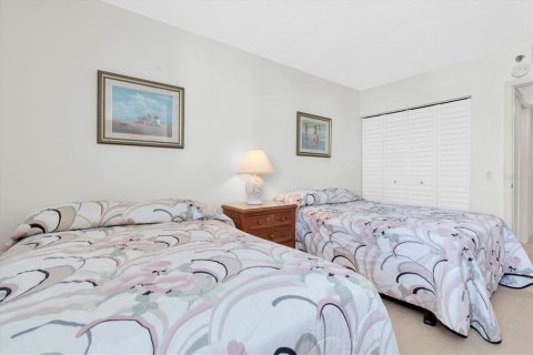 Condo in Saint Petersburg, Florida, 2 bedrooms  № 2352375 - photo 27