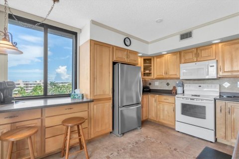 Condo in Saint Petersburg, Florida, 2 bedrooms  № 2352375 - photo 17