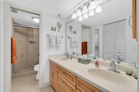 Condo in Saint Petersburg, Florida, 2 bedrooms  № 2352375 - photo 24