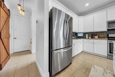 Casa en venta en Land O' Lakes, Florida, 4 dormitorios, 280.01 m2 № 1866358 - foto 18