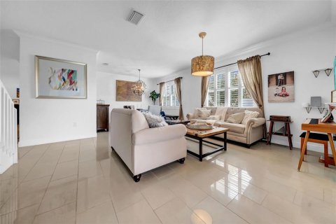 Casa en venta en Land O' Lakes, Florida, 4 dormitorios, 280.01 m2 № 1866358 - foto 9