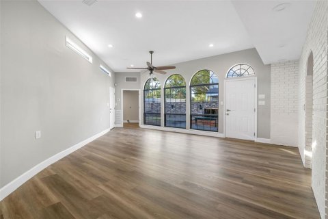 Villa ou maison à louer à Tampa, Floride: 3 chambres, 232.44 m2 № 1792072 - photo 8