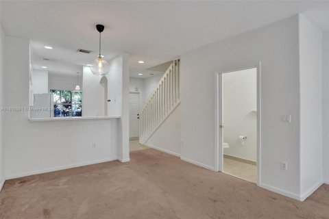 Touwnhouse à louer à Miramar, Floride: 2 chambres, 96.34 m2 № 1962629 - photo 15