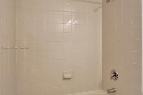 Touwnhouse à louer à Miramar, Floride: 2 chambres, 96.34 m2 № 1962629 - photo 29