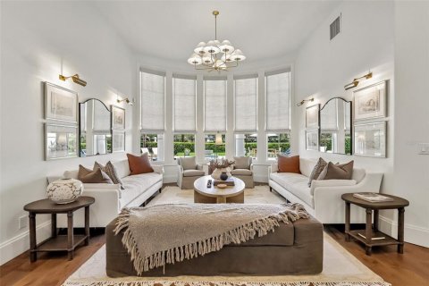 House in Windermere, Florida 5 bedrooms, 518.39 sq.m. № 2389469 - photo 8