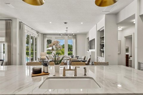 House in Windermere, Florida 5 bedrooms, 518.39 sq.m. № 2389469 - photo 27