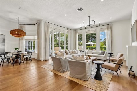 House in Windermere, Florida 5 bedrooms, 518.39 sq.m. № 2389469 - photo 17