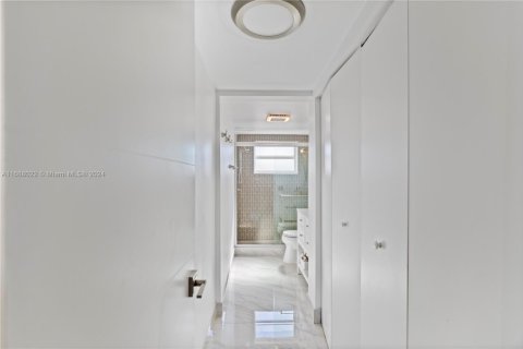 Copropriété à vendre à Hallandale Beach, Floride: 1 chambre, 61.32 m2 № 1957647 - photo 16