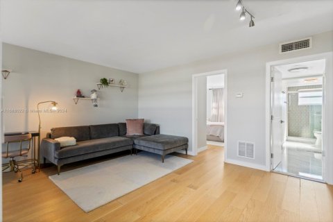 Copropriété à vendre à Hallandale Beach, Floride: 1 chambre, 61.32 m2 № 1957647 - photo 22