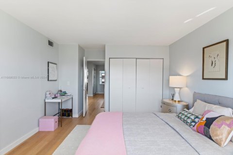 Copropriété à vendre à Hallandale Beach, Floride: 1 chambre, 61.32 m2 № 1957647 - photo 28