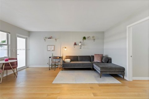 Copropriété à vendre à Hallandale Beach, Floride: 1 chambre, 61.32 m2 № 1957647 - photo 13